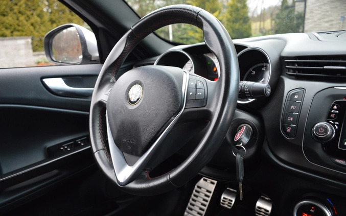 Alfa Romeo Giulietta cena 31900 przebieg: 234321, rok produkcji 2015 z Radzyń Podlaski małe 781